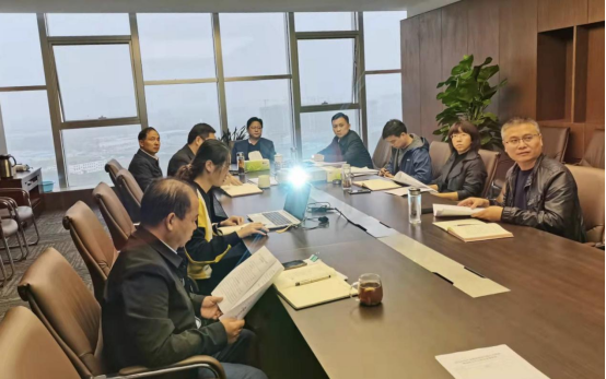10.11（黨委辦公室）市產(chǎn)業(yè)集團(tuán)黨委理論學(xué)習(xí)中心組學(xué)習(xí)研討市五次黨代會(huì)會(huì)議精神-新聞稿331.png