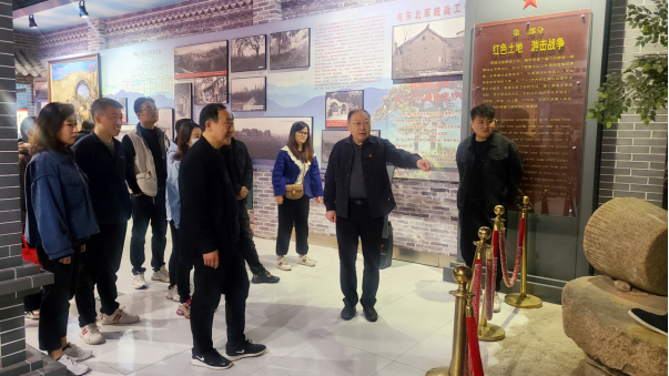 市文旅公司3月份新聞稿（一），?；⑸? 一路同行--駐馬店市文化旅游發(fā)展有限公司開展團建活動124.png
