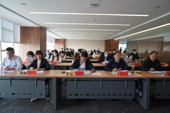 新聞稿：駐馬店市產(chǎn)業(yè)投資集團(tuán)有限公司召開“決戰(zhàn)決勝第四季度、奮力沖刺全年目標(biāo)”部署動員會（陳主任、主席修改版）981.png
